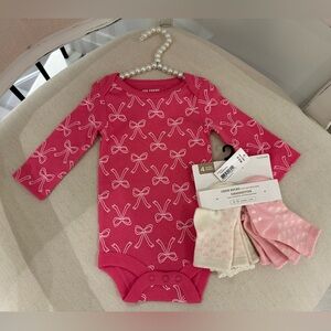 0~3 Mth Pink Bow Print Baby Bodysuit & Heart Socks Mini Bundle NWT
